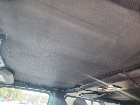 Used 2019 Jeep Wrangler Unlimited Sahara image 17