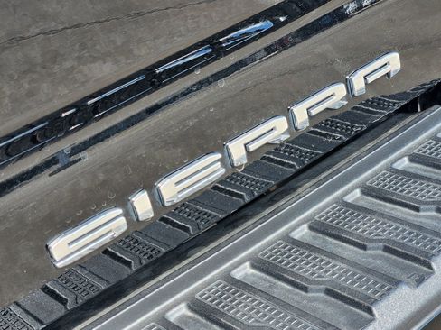 Used 2024 GMC Sierra 2500 Denali Ultimate image 10