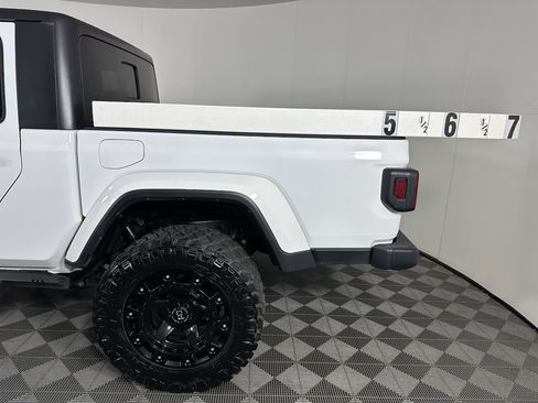 Used 2021 Jeep Gladiator Sport image 15