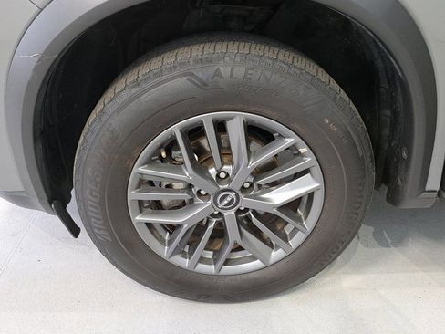 Used 2023 Nissan Rogue S image 29