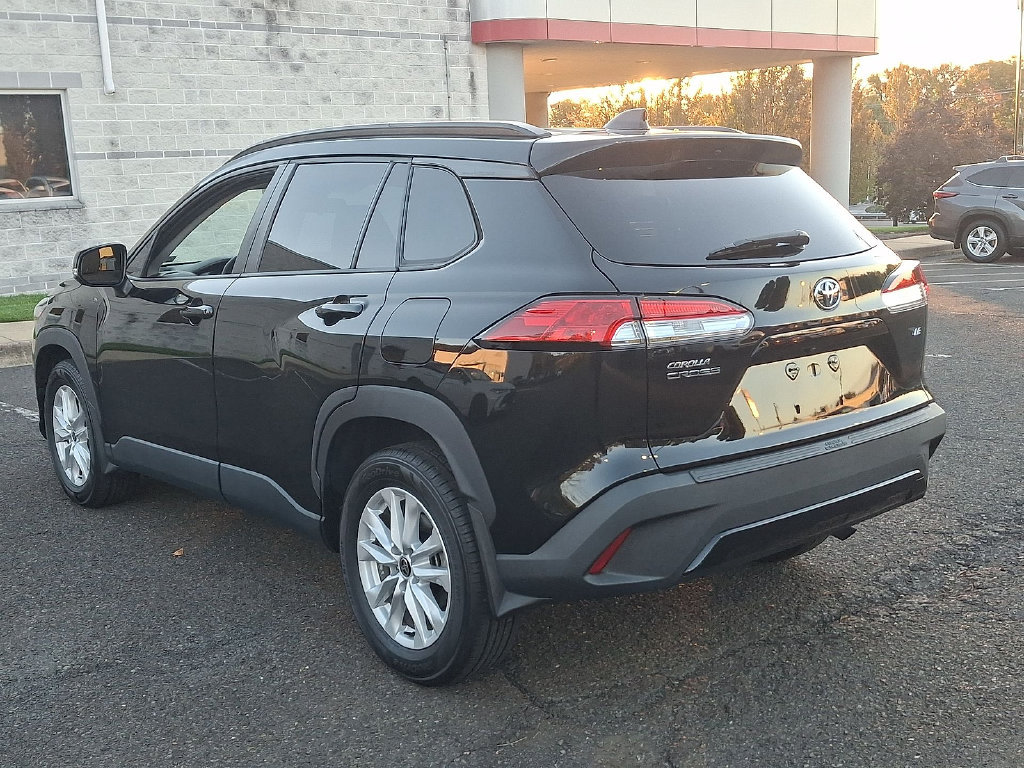 Used 2022 Toyota Corolla Cross LE FWD image 27