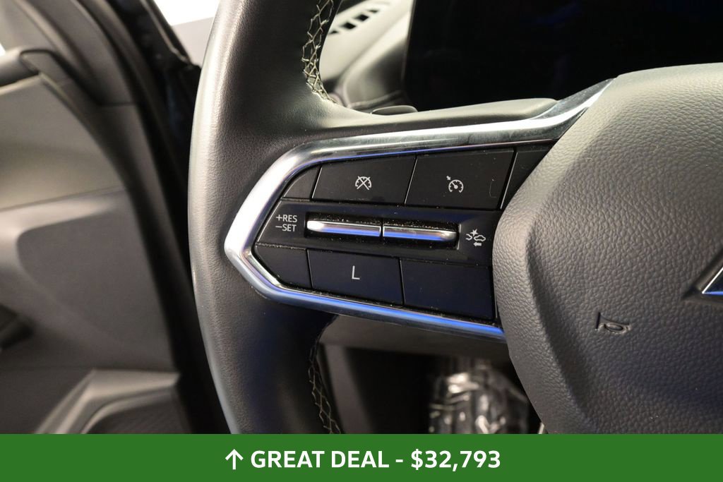 Used 2024 Chevrolet Traverse LT FWD image 36
