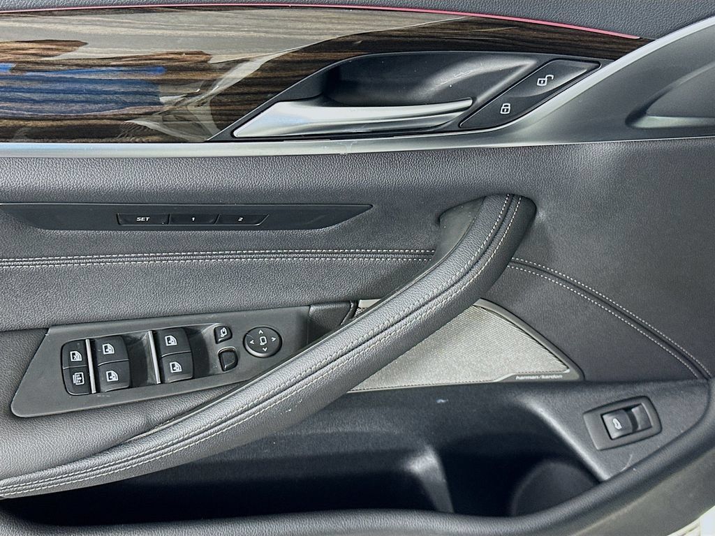 Used 2022 BMW 540i xDrive w/ Executive Package AWD/4WD image 18