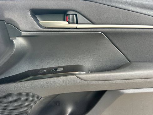 Used 2025 Toyota Camry LE AWD/4WD image 19