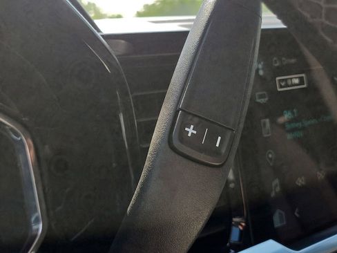 Used 2024 Chevrolet Silverado 1500 LT AWD/4WD image 14