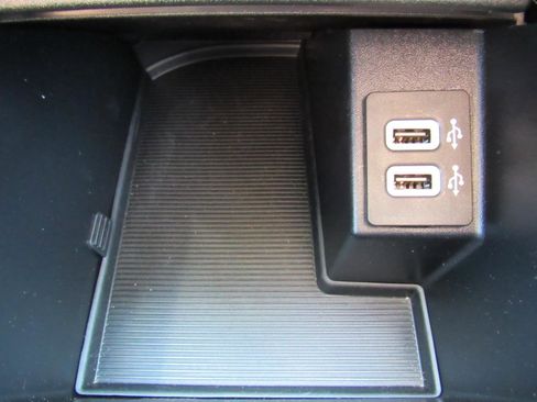 Used 2019 Ford Edge SEL w/ Equipment Group 201A AWD/4WD image 19