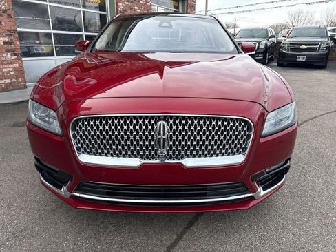 Used 2018 Lincoln Continental Select image 2