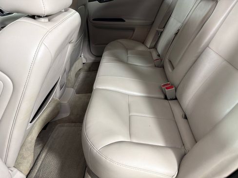 Used 2011 Chevrolet Impala LT w/ Luxury Edition Package FWD image 18