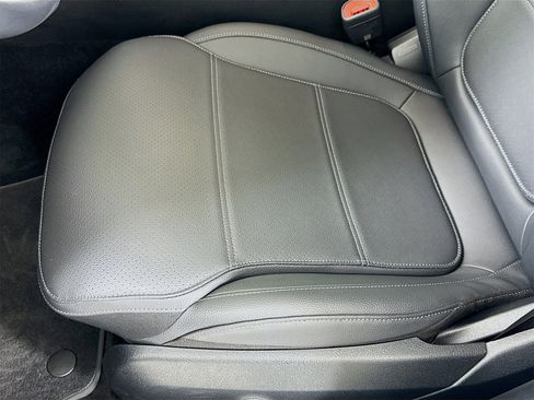 Used 2025 Mercedes-Benz C 300 4MATIC Sedan image 21