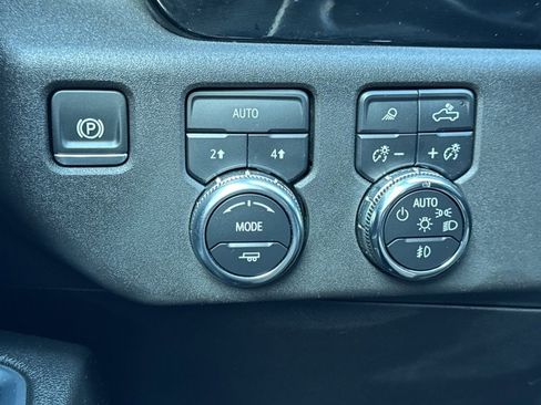 Used 2024 GMC Sierra 1500 SLT image 5