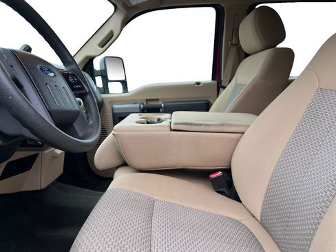 Used 2016 Ford F350 XLT w/ XLT Premium Package image 19