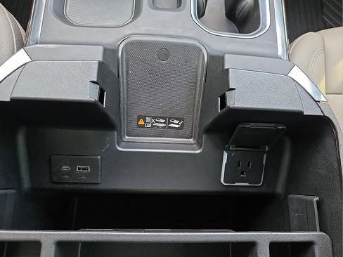 Used 2024 Chevrolet Silverado 1500 LT Trail Boss w/ LT Trail Boss Premium Package AWD/4WD image 22