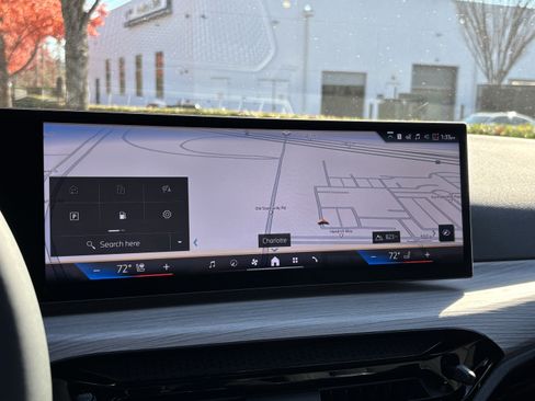 Used 2026 BMW 330i Sedan w/ M Sport Package image 28