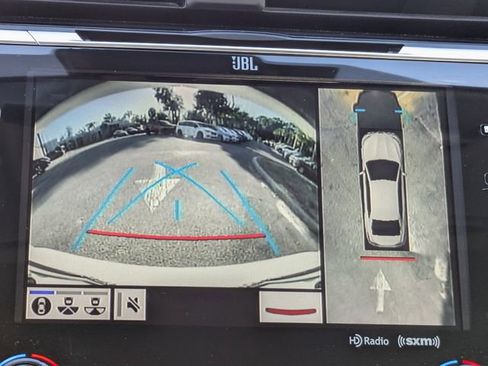 Used 2020 Toyota Camry XLE image 30