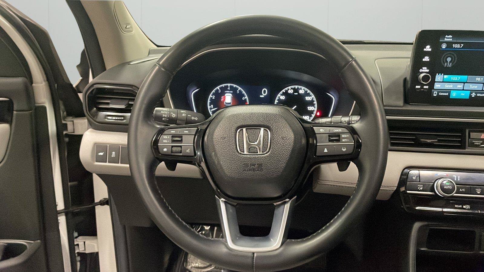 Used 2025 Honda Pilot Touring image 22