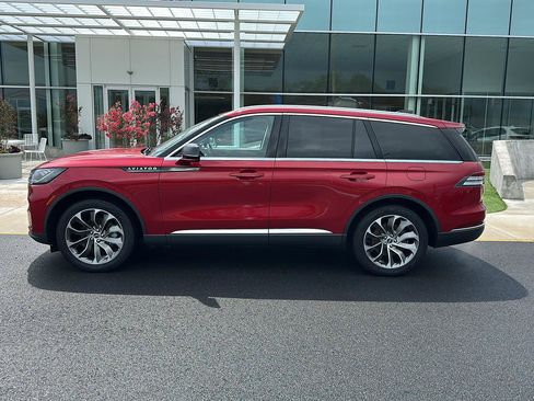 Used 2025 Lincoln Aviator Reserve AWD/4WD image 8
