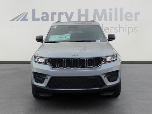 New 2025 Jeep Grand Cherokee Laredo X image 8