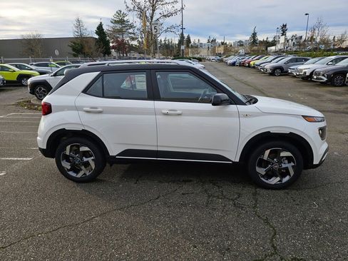 Used 2026 Hyundai Venue SEL image 8
