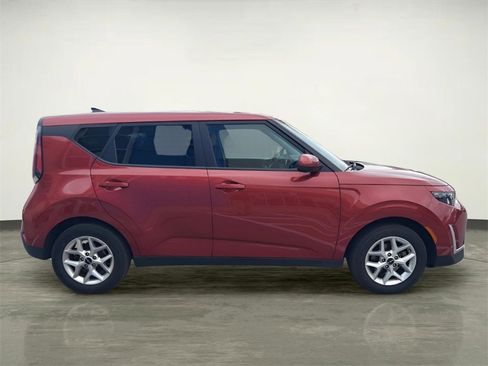 Used 2024 Kia Soul LX w/ Option Group 015 image 7