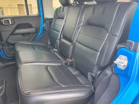 Used 2022 Jeep Wrangler Unlimited Sahara w/ Cold Weather Group AWD/4WD image 9