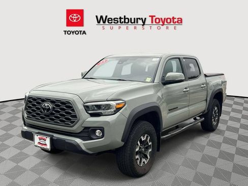 Certified 2023 Toyota Tacoma TRD Off-Road AWD/4WD image 5