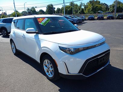 Used 2024 Kia Soul LX w/ Option Group 015