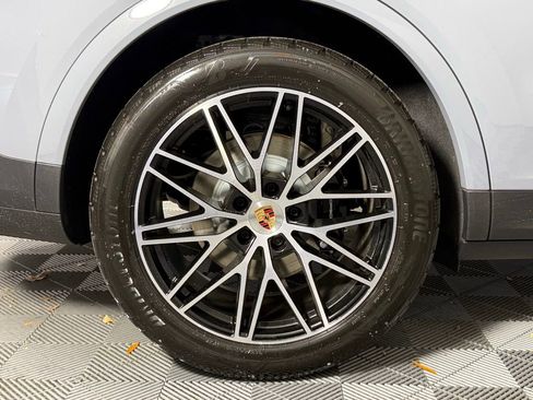 New 2026 Porsche Cayenne image 14