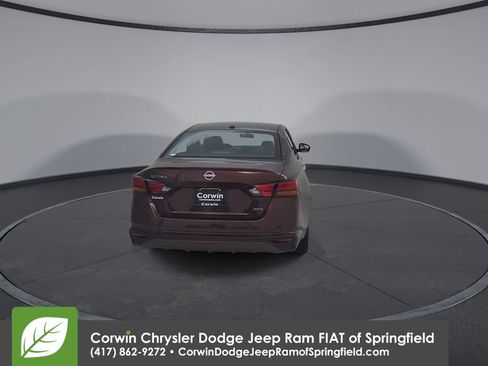 Used 2025 Nissan Altima 2.5 SV AWD/4WD image 13
