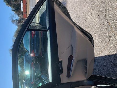 Used 2012 Toyota Camry XLE image 9