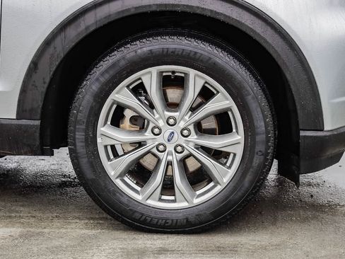 Used 2023 Ford Explorer Limited image 11