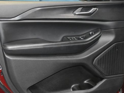 Used 2023 Jeep Grand Cherokee L Laredo image 4