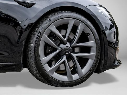 Used 2022 Tesla Model S Base image 59