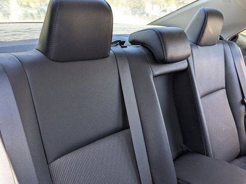 Used 2018 Toyota Corolla SE image 16