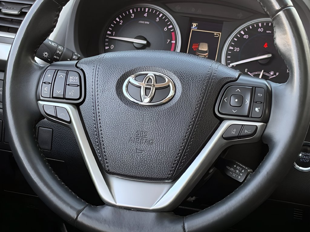 Used 2019 Toyota Highlander XLE AWD/4WD image 26