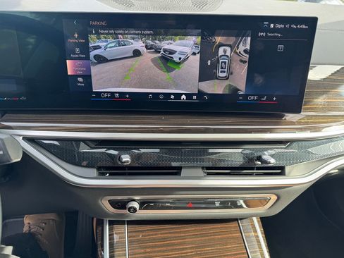 Used 2024 BMW X7 xDrive40i AWD/4WD image 19