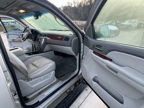 Used 2009 GMC Yukon SLT w/ Suspension Package, Autoride image 30