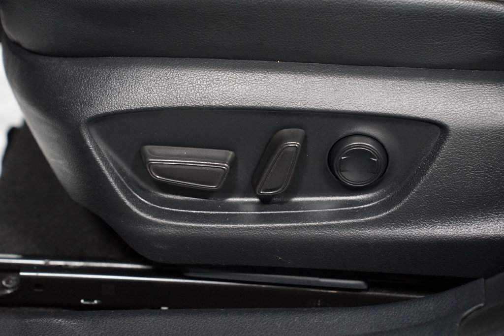 Used 2024 Toyota Camry SE FWD image 30