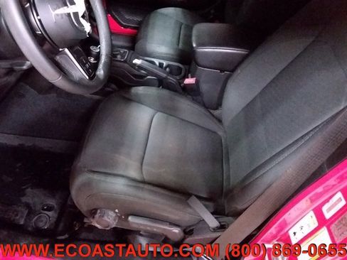 Used 2019 Jeep Wrangler Unlimited Sport S image 10