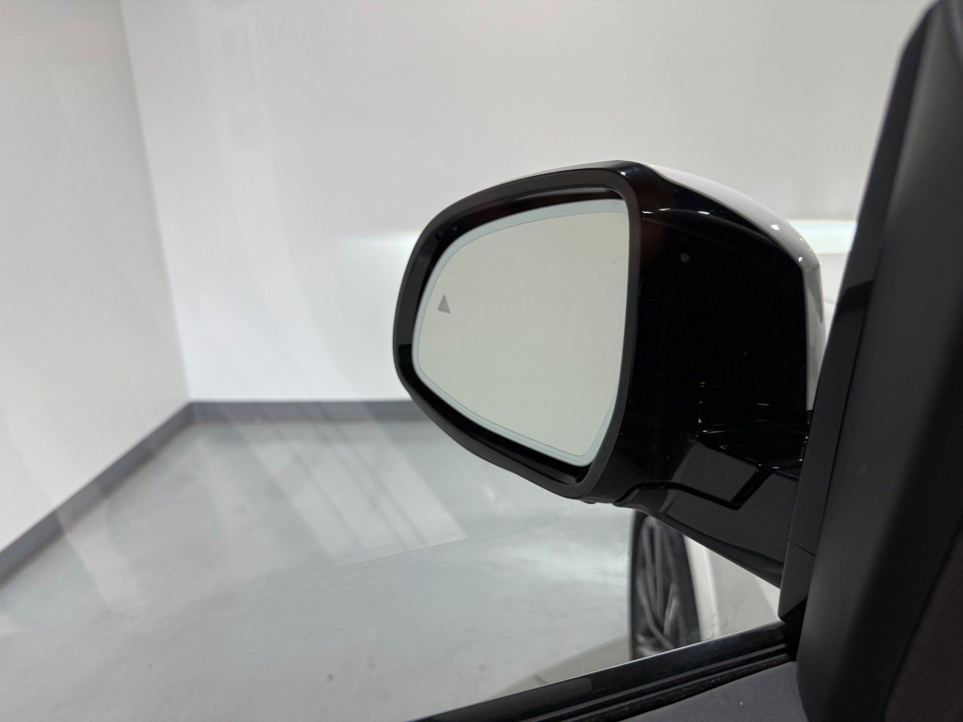Used 2026 BMW X5 xDrive40i w/ M Sport Package AWD/4WD image 21