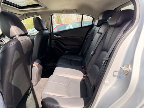 Used 2018 MAZDA MAZDA3 Touring image 14