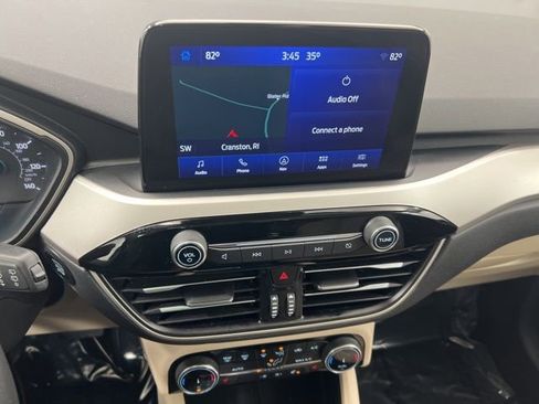 Used 2022 Ford Escape SEL image 17