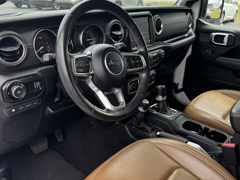 Used 2023 Jeep Wrangler Unlimited Sahara w/ Cold Weather Group AWD/4WD image 11