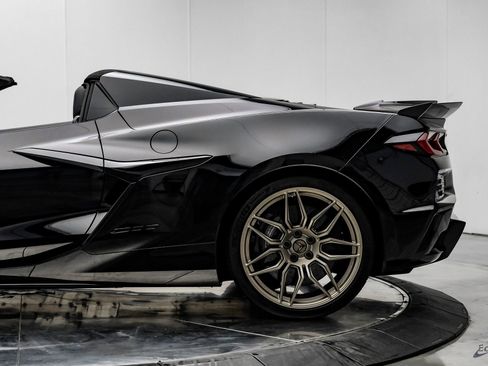 Used 2023 Chevrolet Corvette Z06 image 10