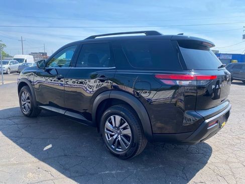 Used 2025 Nissan Pathfinder SV AWD/4WD image 6