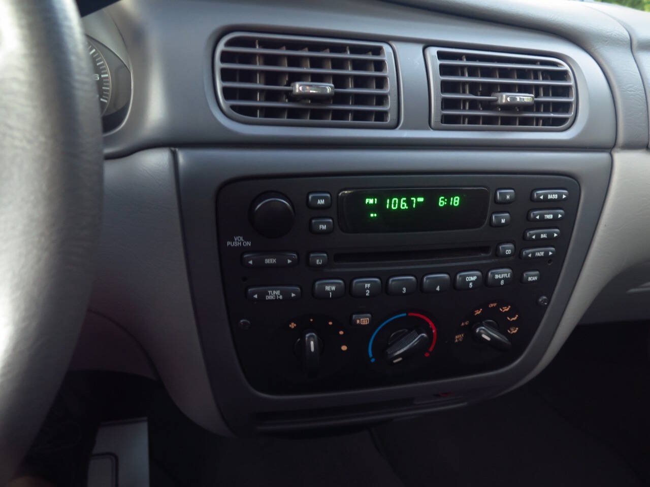Used 2003 Ford Taurus SES FWD image 10