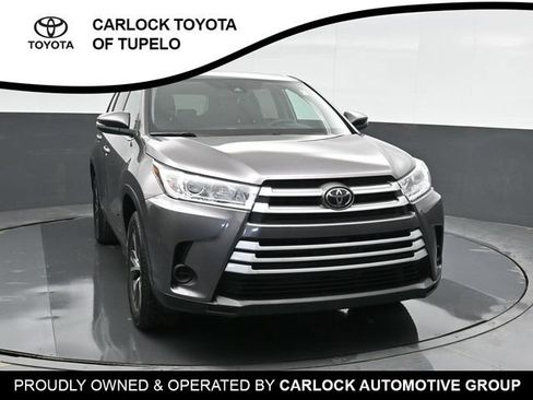 Used 2019 Toyota Highlander LE FWD image 6