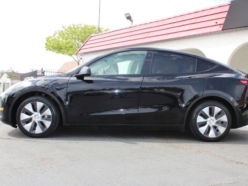 Used 2021 Tesla Model Y Long Range AWD/4WD image 37