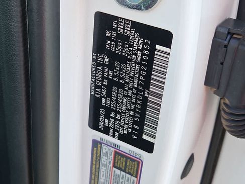 Used 2023 Kia Sorento SX AWD/4WD image 25