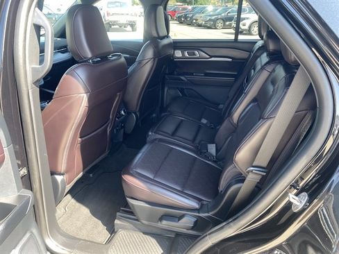 Used 2026 Ford Explorer Platinum AWD/4WD image 17