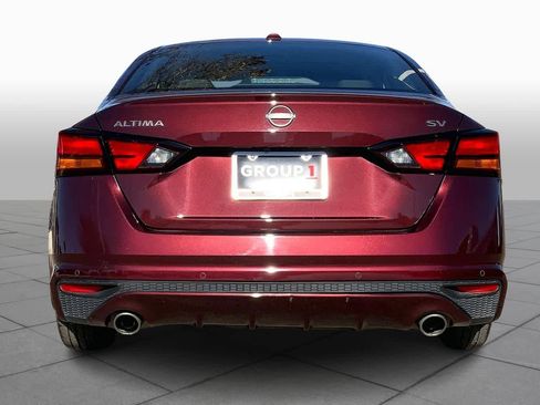 Used 2024 Nissan Altima 2.5 SV w/ SV Premium Package image 4